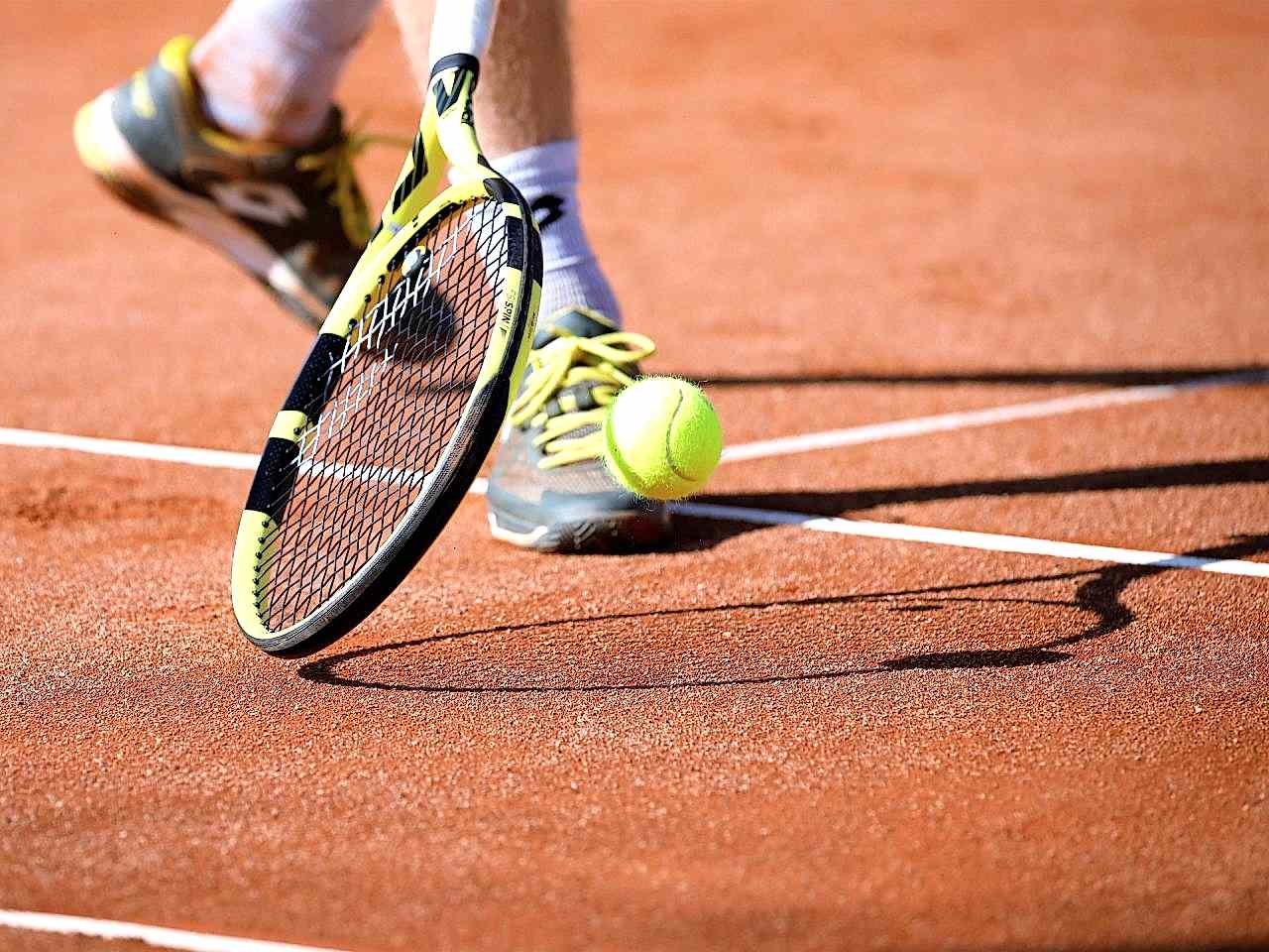 İYİ BİR TENİS OYUNCUSU İÇİN OLMAZSA OLMAZ TENİS AKSESUARLARI