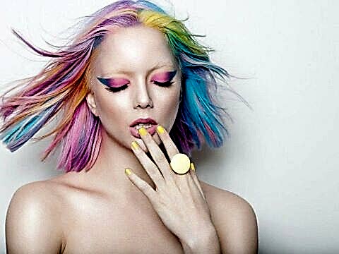 Kadın Pembe Renk Saç Tebeşiri