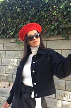 Kırmızı Ressam Bere